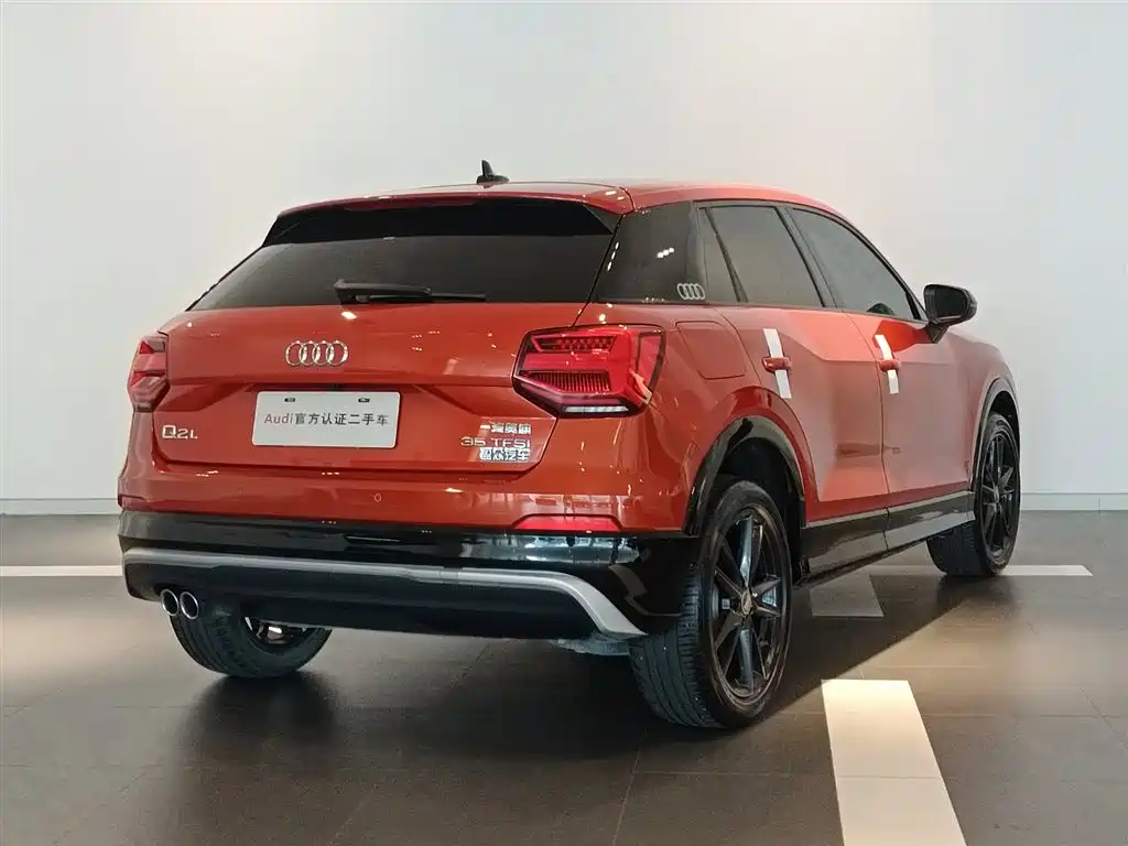 Audi Q2L — фото 4