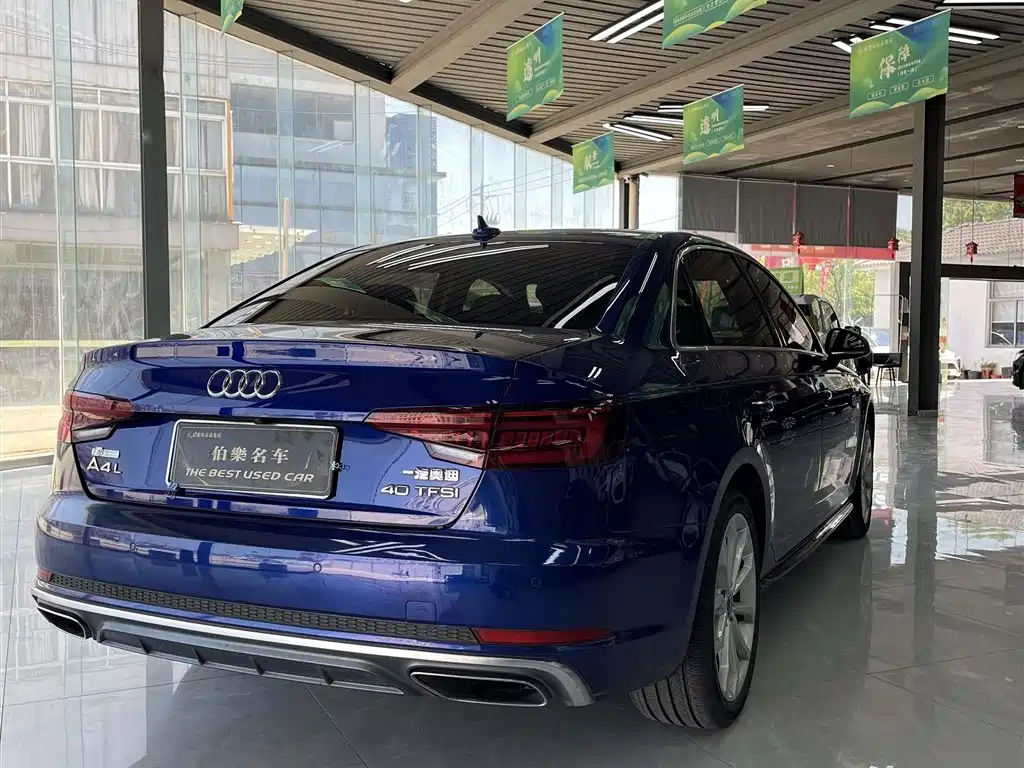 Audi A4L — фото 5