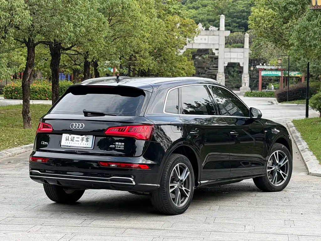 Audi Q5L — фото 4