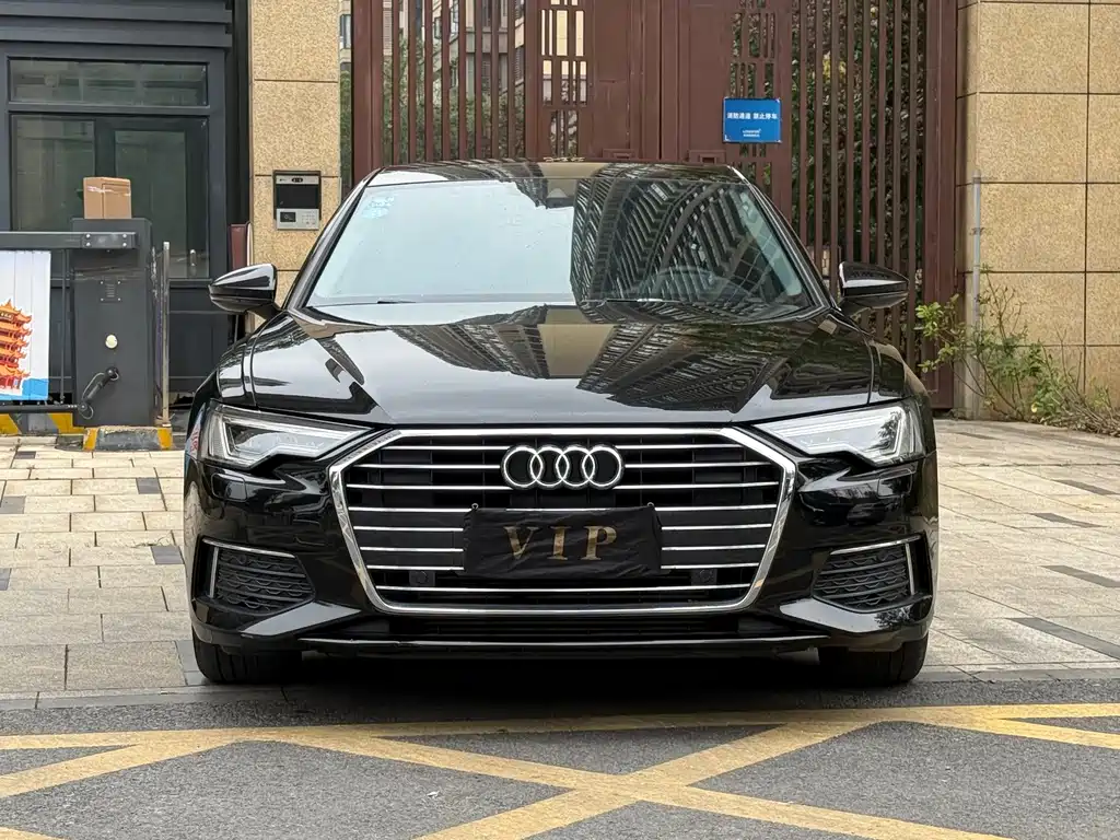 Audi A6L — фото 2