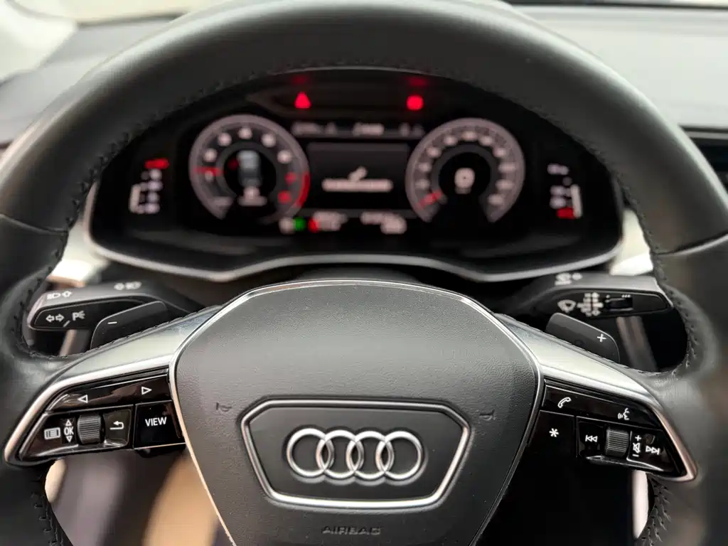 Audi A6L — фото 10