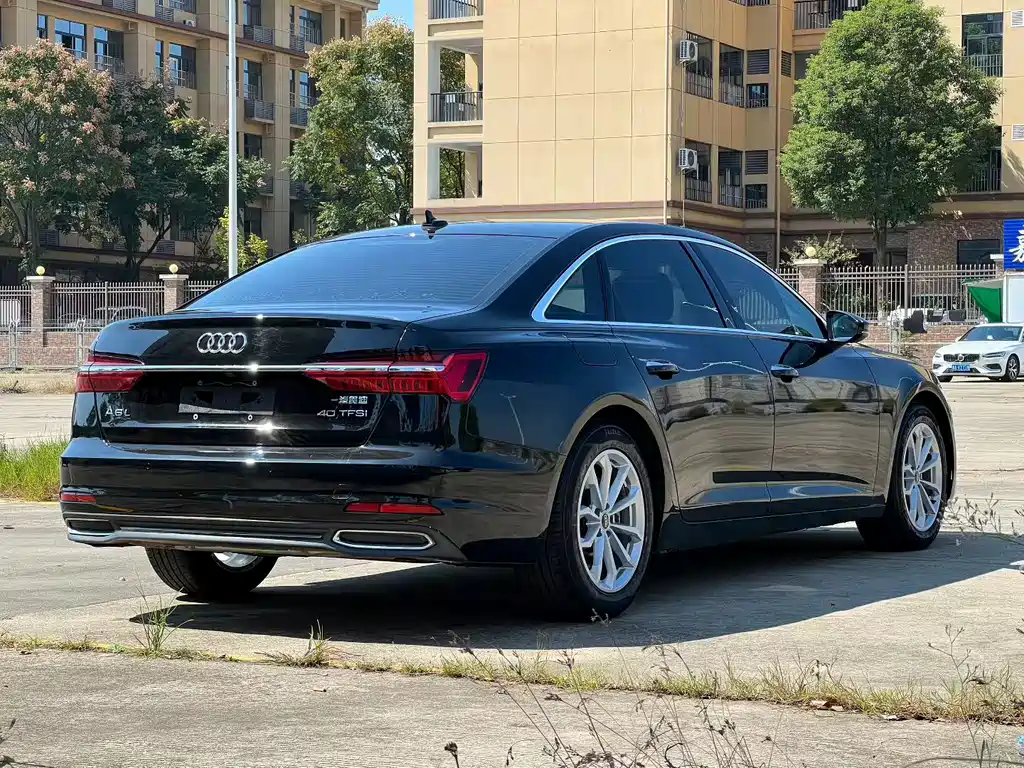 Audi A6L — фото 9