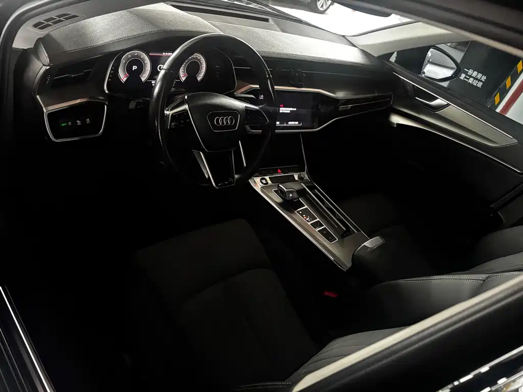 Audi A6L — фото 8