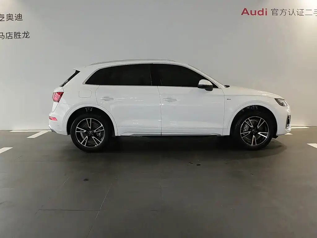 Audi Q5L — фото 3