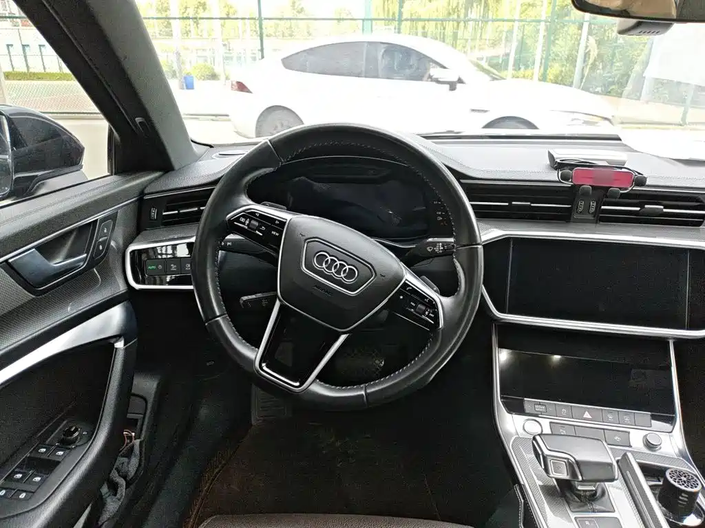 Audi A6L — фото 2