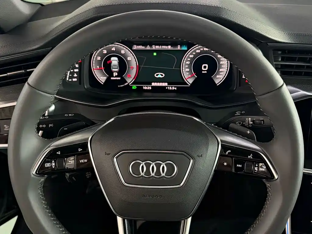 Audi A6L — фото 5