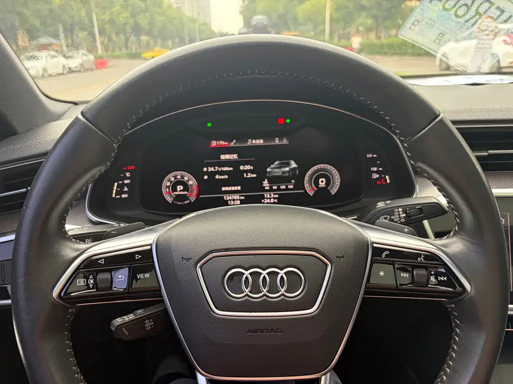 Audi A6L — фото 18