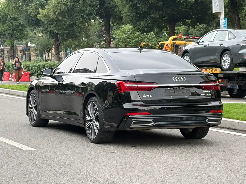 Audi A6L — фото 9