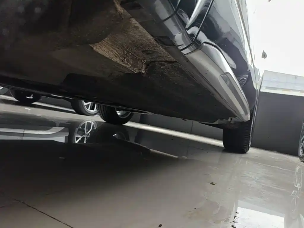 Audi Q5L — фото 21
