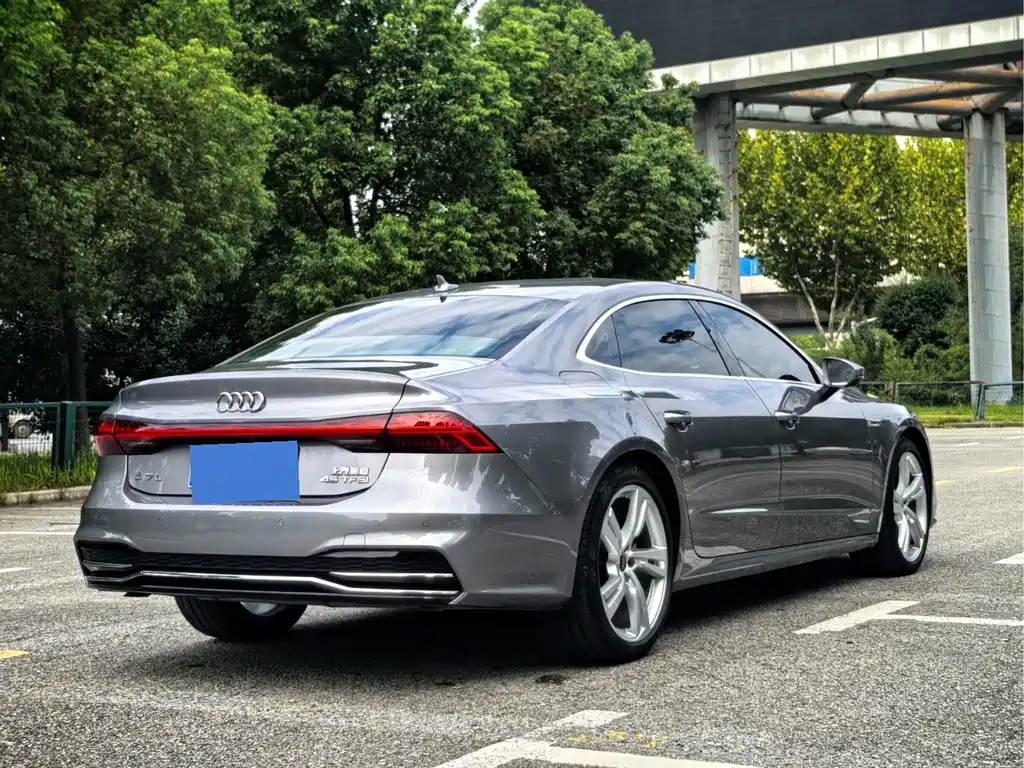 Audi A7L — фото 5
