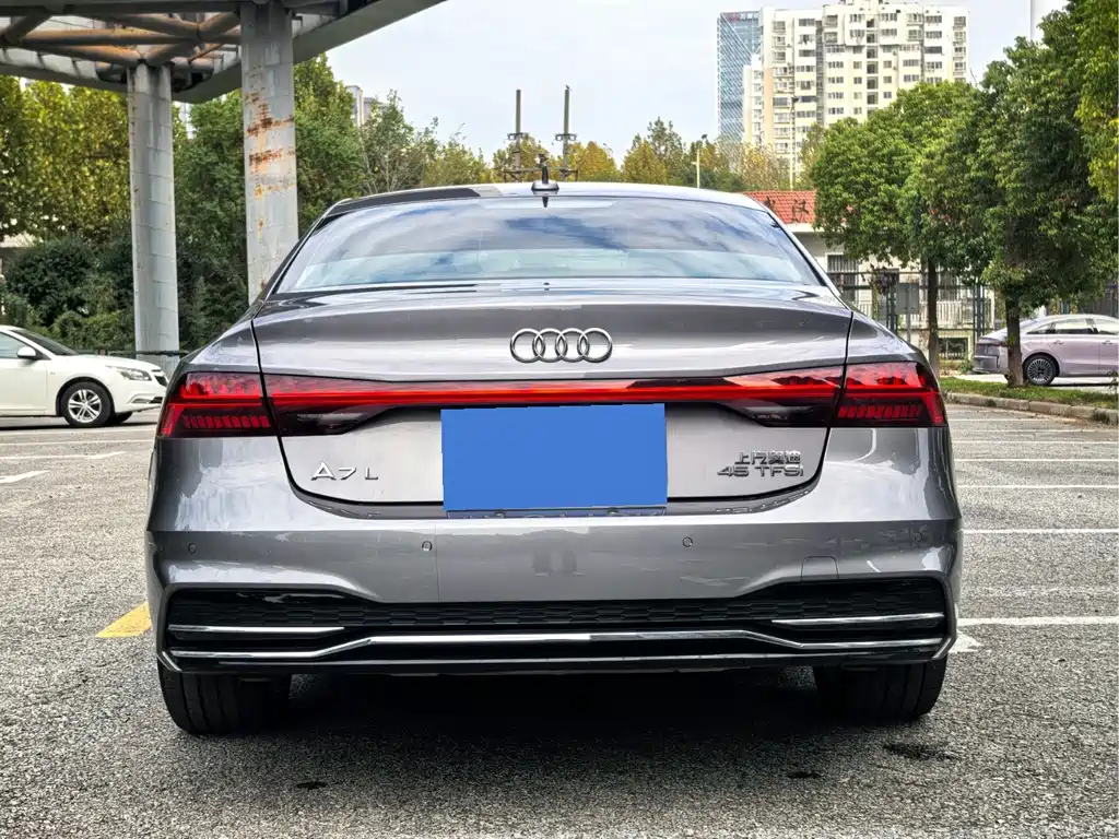 Audi A7L — фото 6