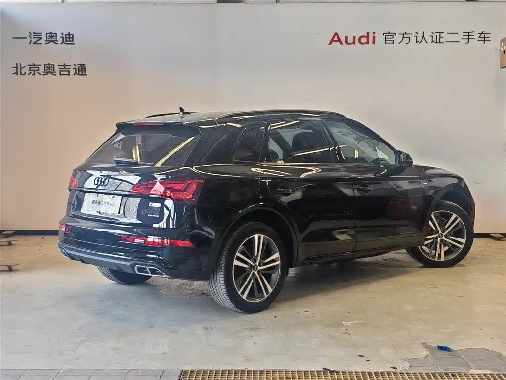 Audi Q5L — фото 4