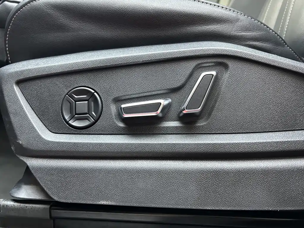 Audi Q6 — фото 22