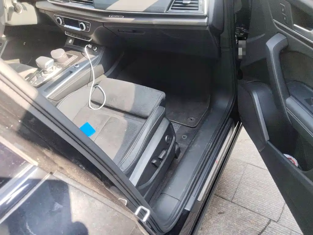 Audi Q5L Sportback — фото 19