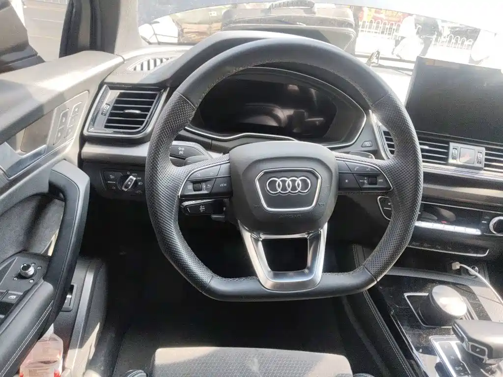 Audi Q5L Sportback — фото 6