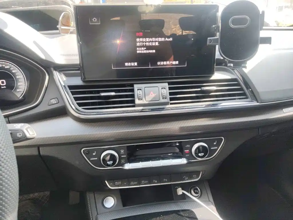 Audi Q5L Sportback — фото 9