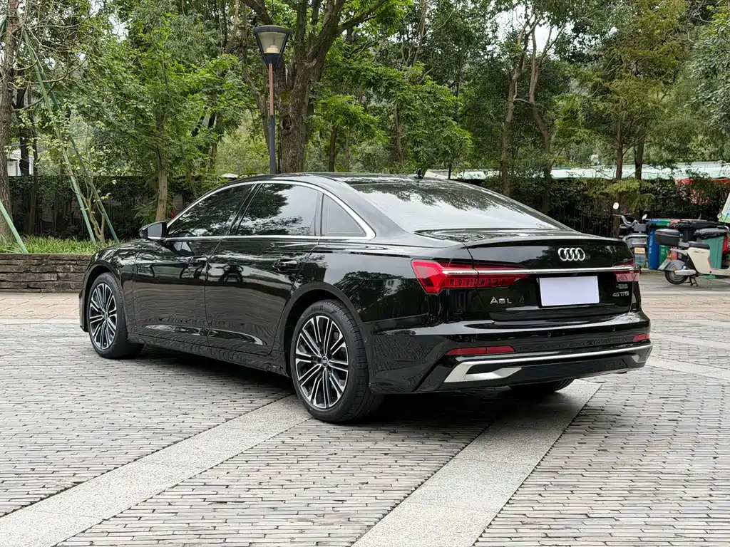 Audi A6L — фото 8