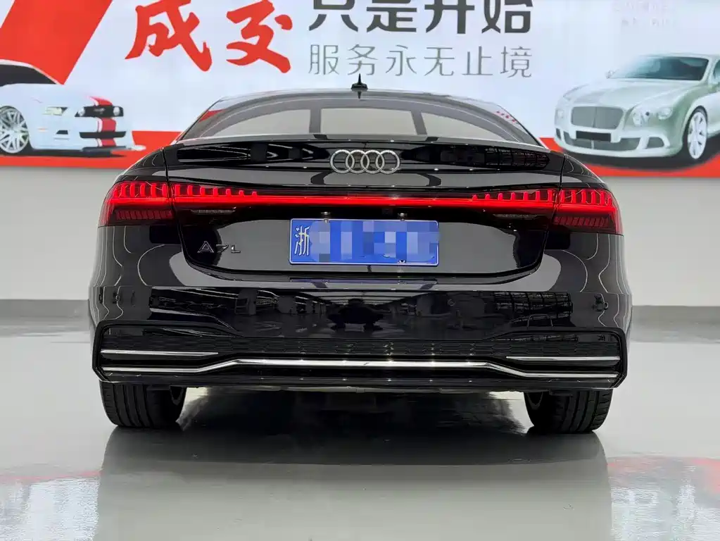 Audi A7L — фото 9