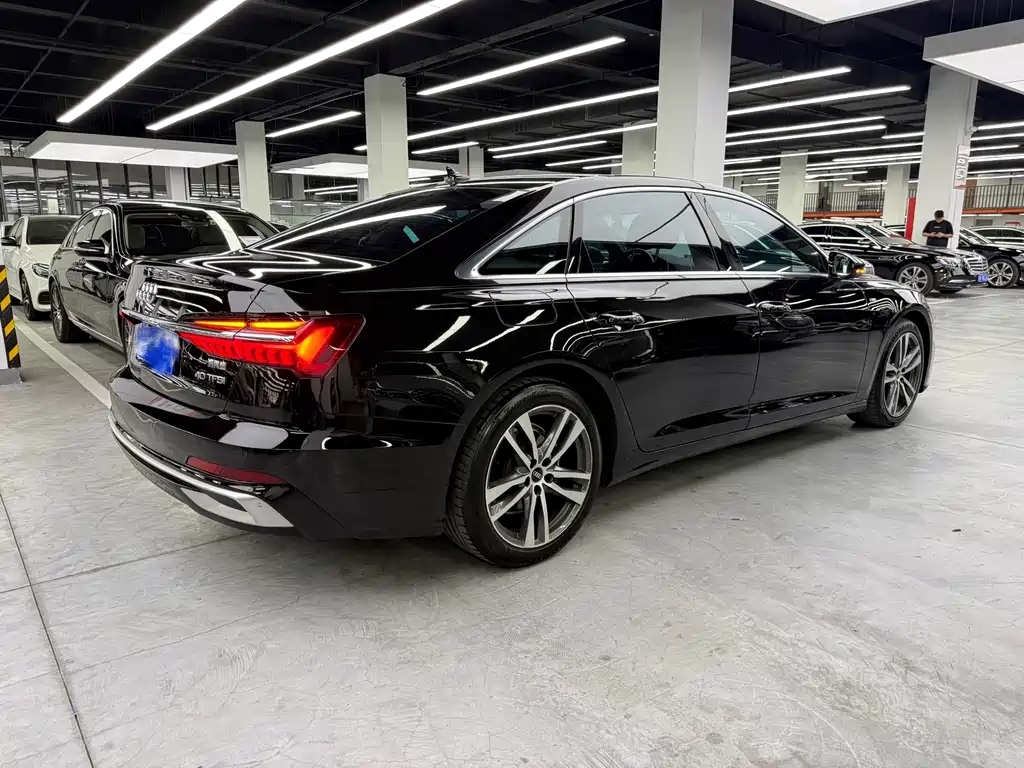 Audi A6L — фото 13