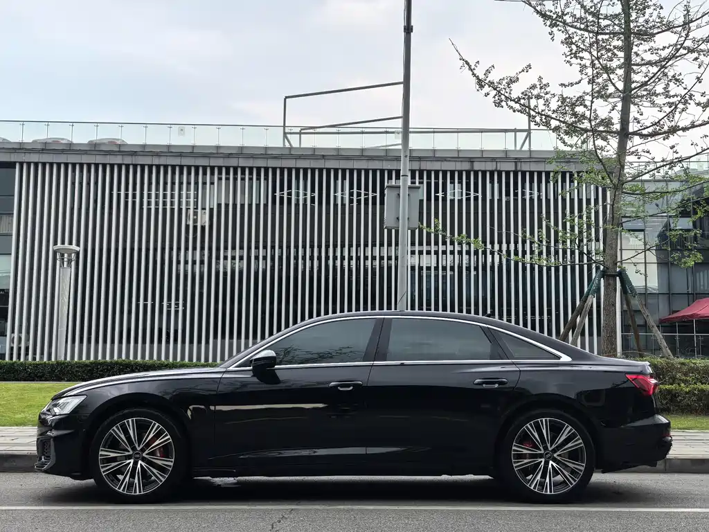 Audi A6L — фото 4