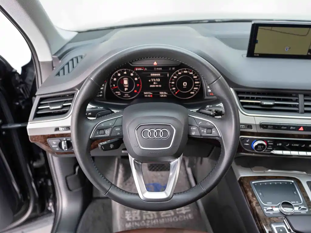 Audi Q7 — фото 13