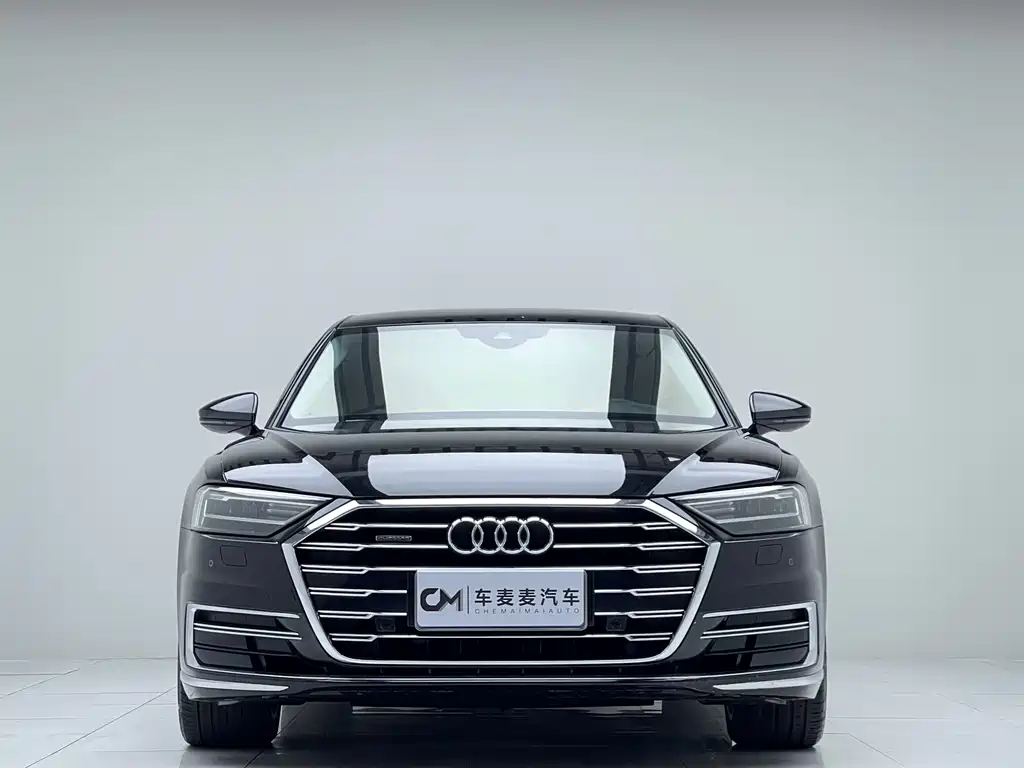 Audi A8 — фото 2
