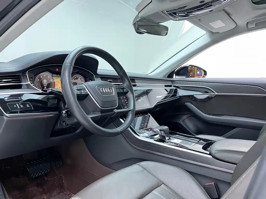 Audi A8 — фото 8