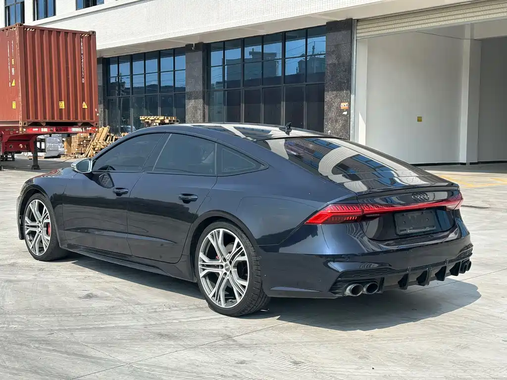 Audi A7 — фото 8