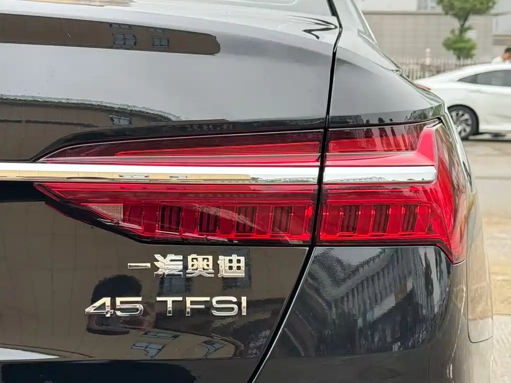 Audi A6L — фото 15