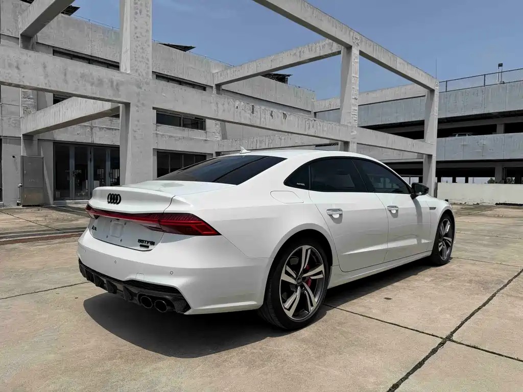 Audi A7L — фото 4