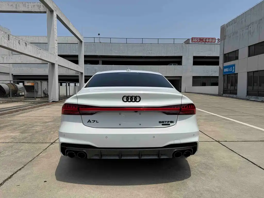 Audi A7L — фото 5