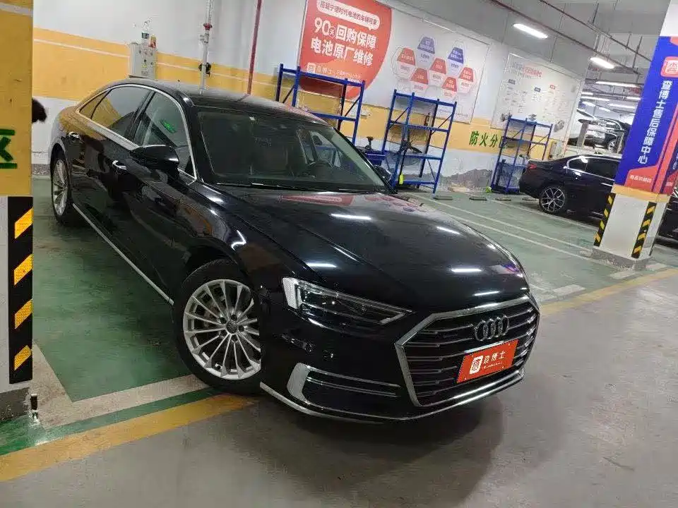 Audi A8 — фото 2