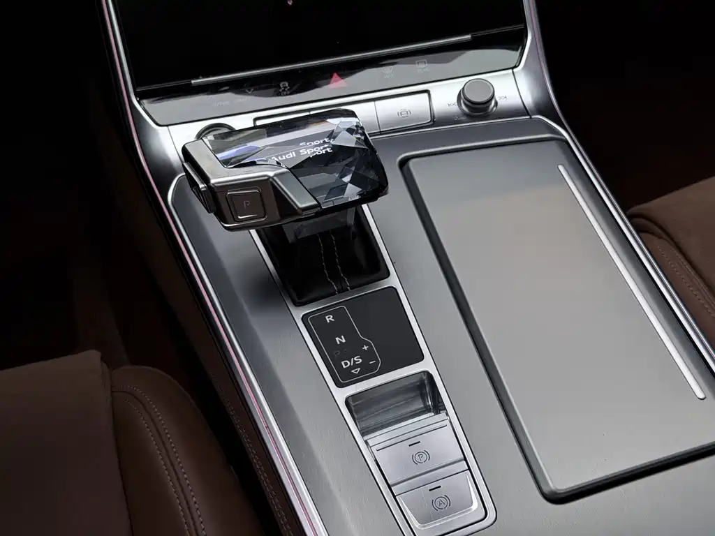 Audi A7L — фото 10