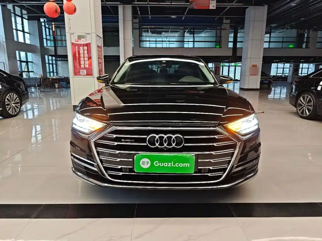 Audi A8 — фото 2