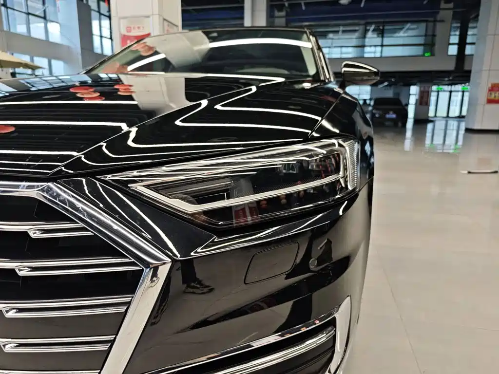 Audi A8 — фото 23
