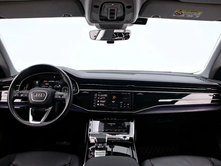 Audi Q8 — фото 5