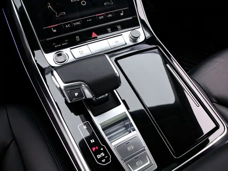 Audi Q8 — фото 10
