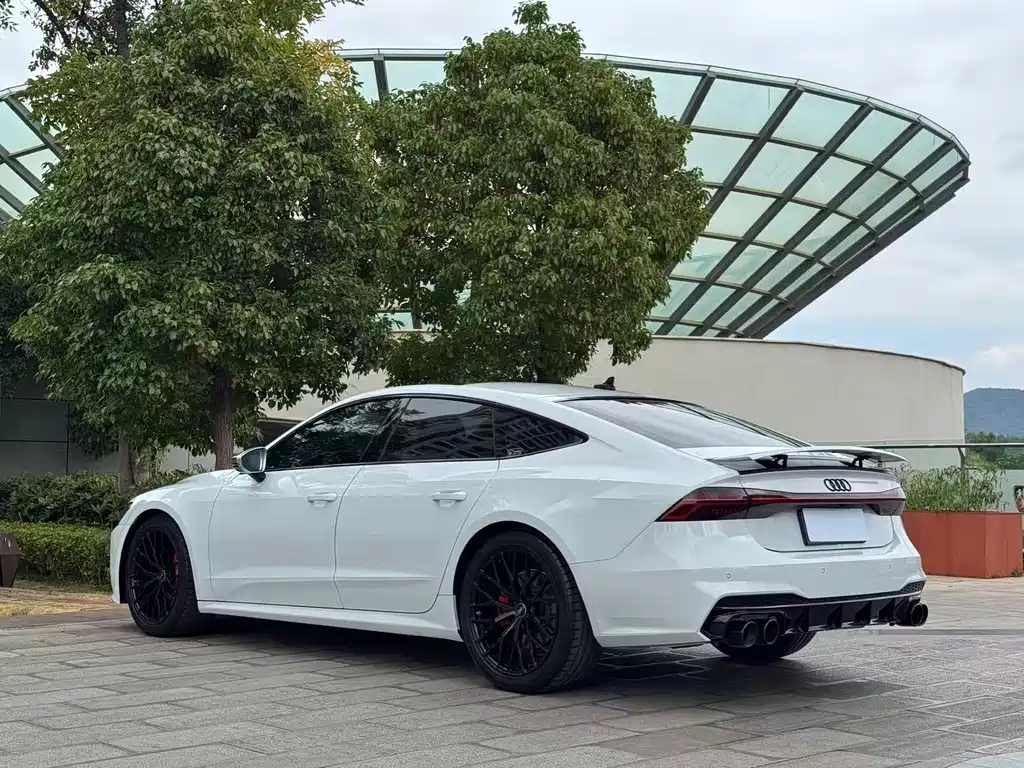 Audi A7 — фото 7