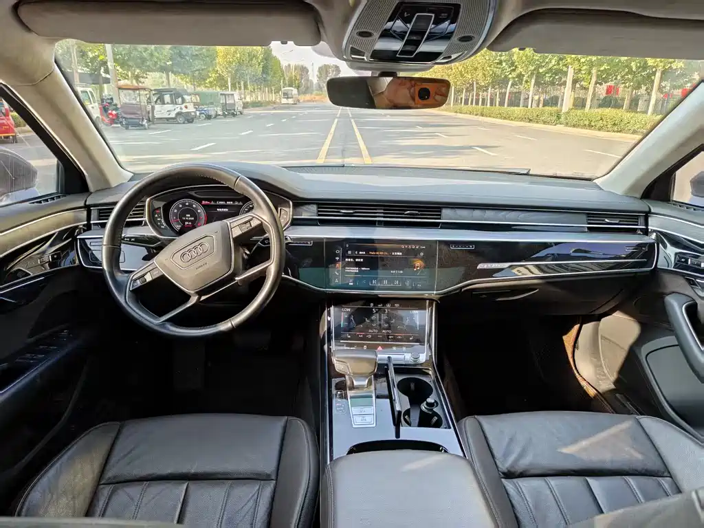 Audi A8 — фото 4