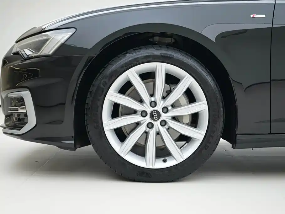Audi A6L — фото 15