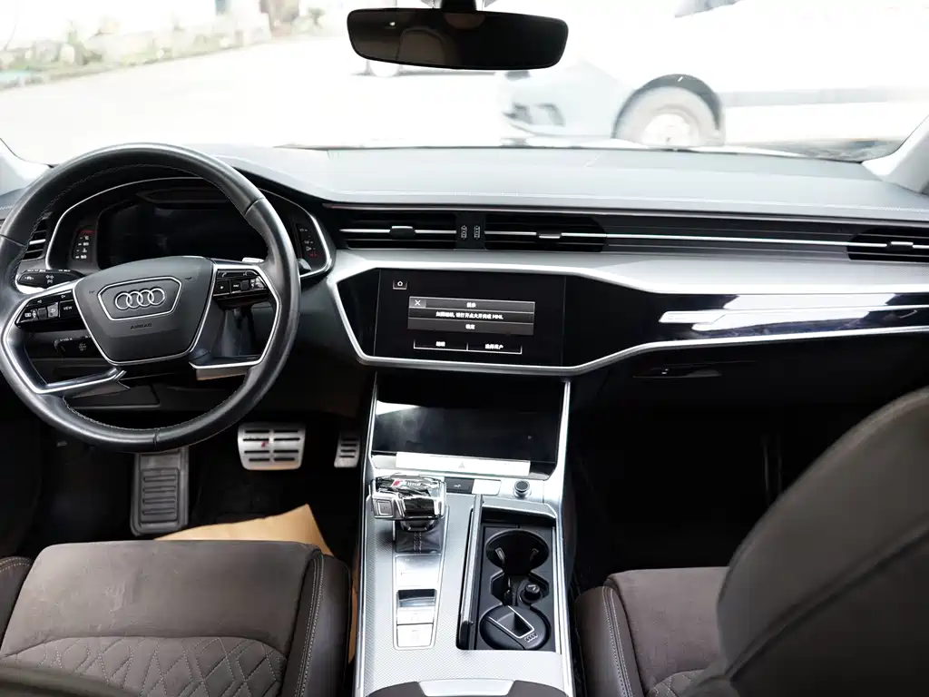 Audi A7L — фото 5