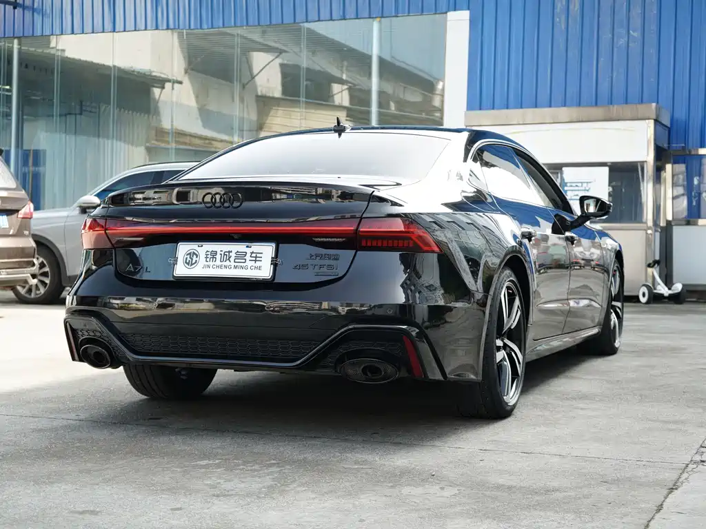 Audi A7L — фото 9