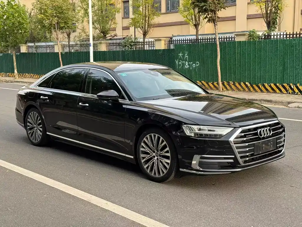 Audi A8 — фото 3