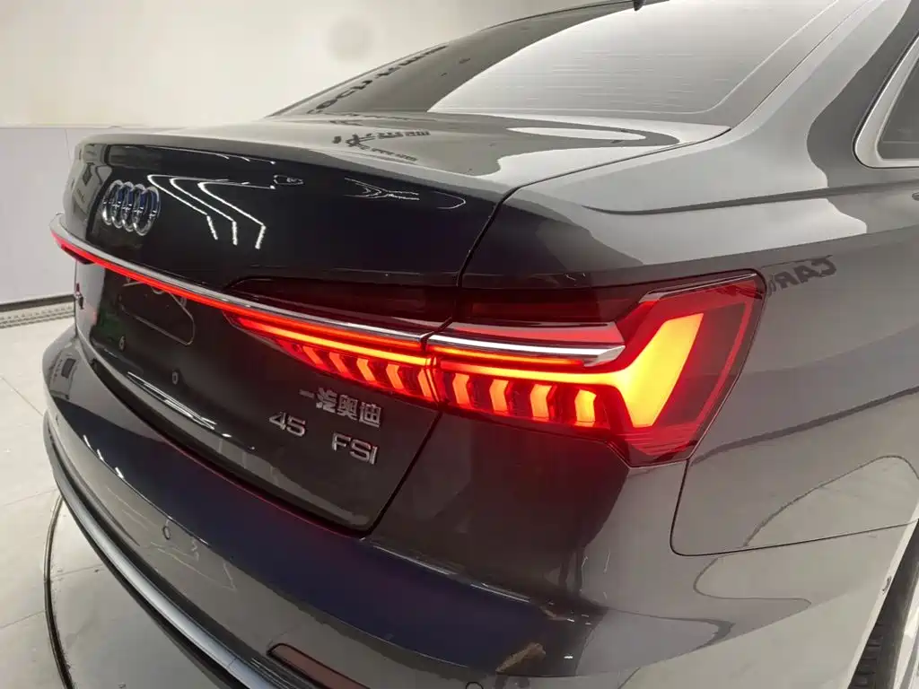 Audi A6L — фото 10