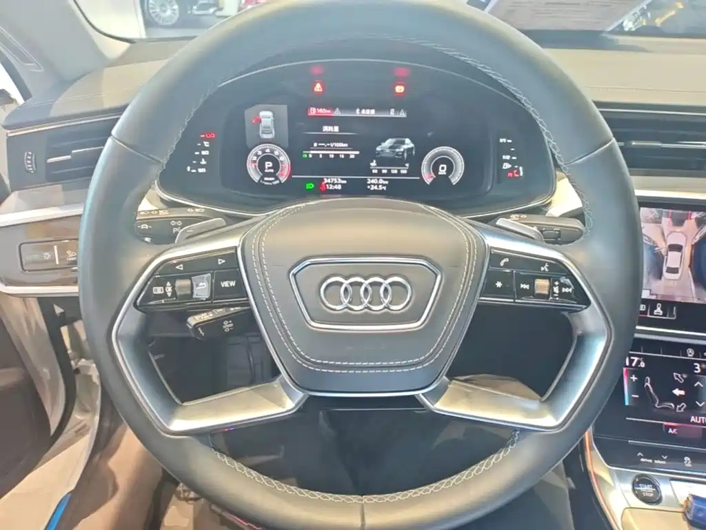 Audi A7L — фото 10