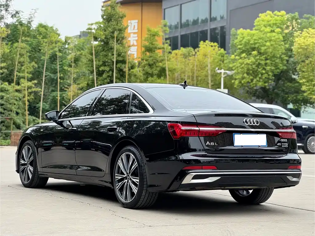 Audi A6L — фото 6
