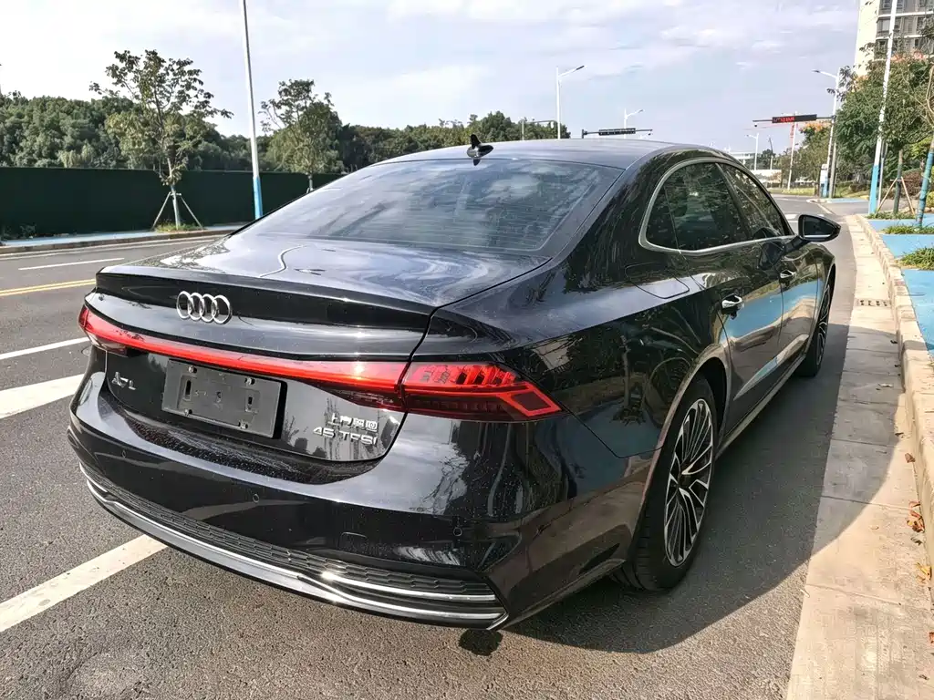 Audi A7L — фото 3