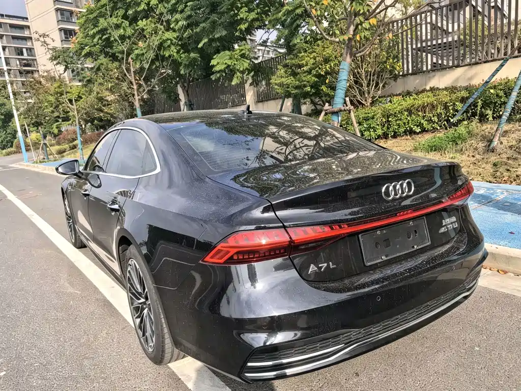 Audi A7L — фото 5