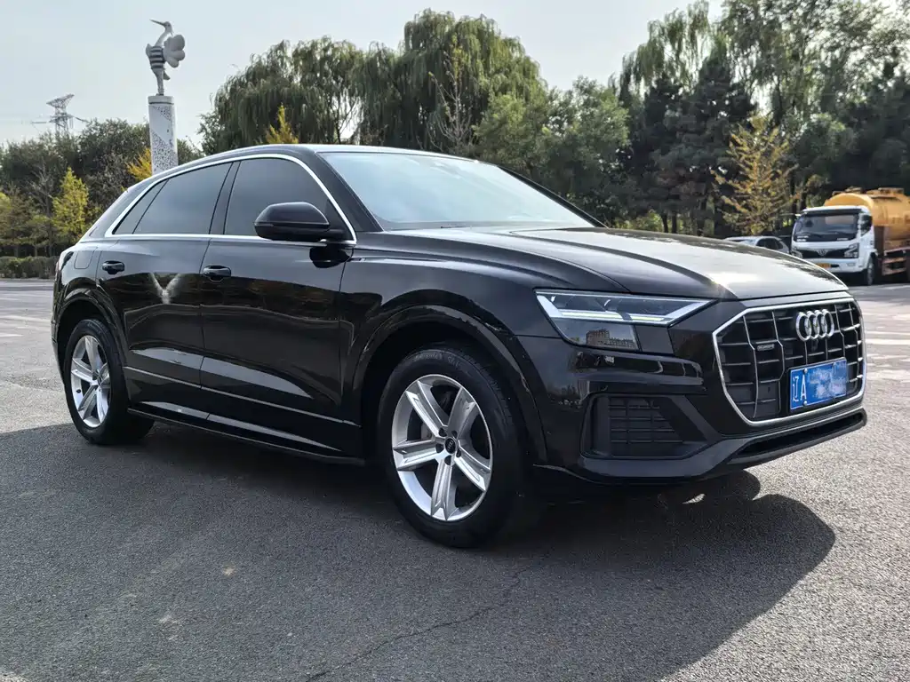 Audi Q8 — фото 2