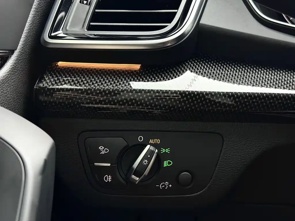Audi SQ5 — фото 10